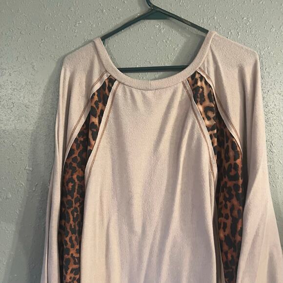 Now & Forever Womens 3X beige & Cheetah Oversized Sweater Shirt Blouse soft warm - Picture 7 of 13